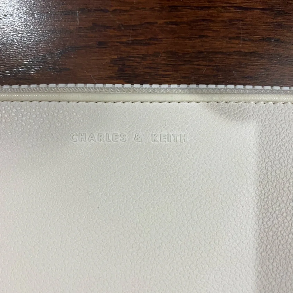 Charles & Keith White Crossbody Bag Sleek Everyday Purse Modern Minimalist - Picture 2 of 5